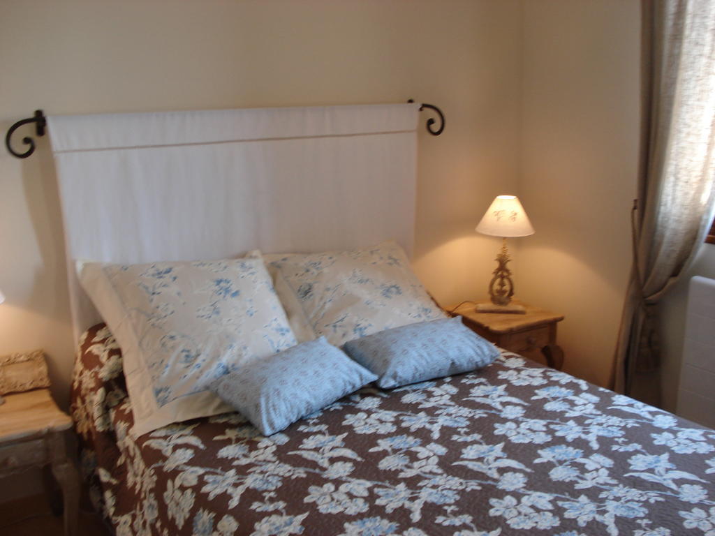 B&B L'Oustalet De Sylvie Villeneuve-lès-Avignon Habitación foto